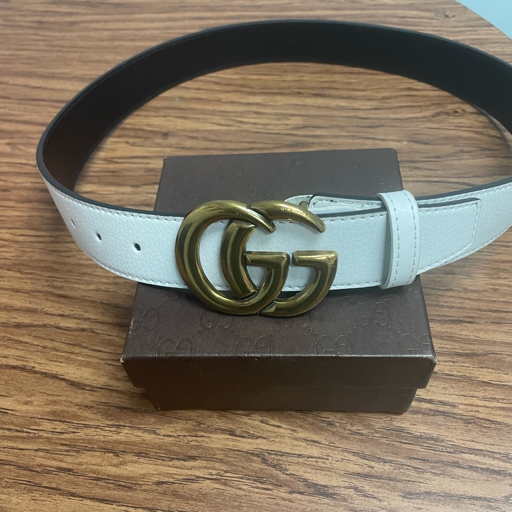 Gucci Belt size 105/42 inch. White with gold buckle.